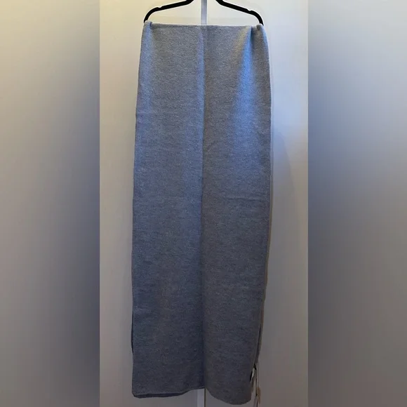 NEW Alo Yoga Oversized Merino Wool Scarf Hazy Heather Grey NWT - Picture 3 of 8
